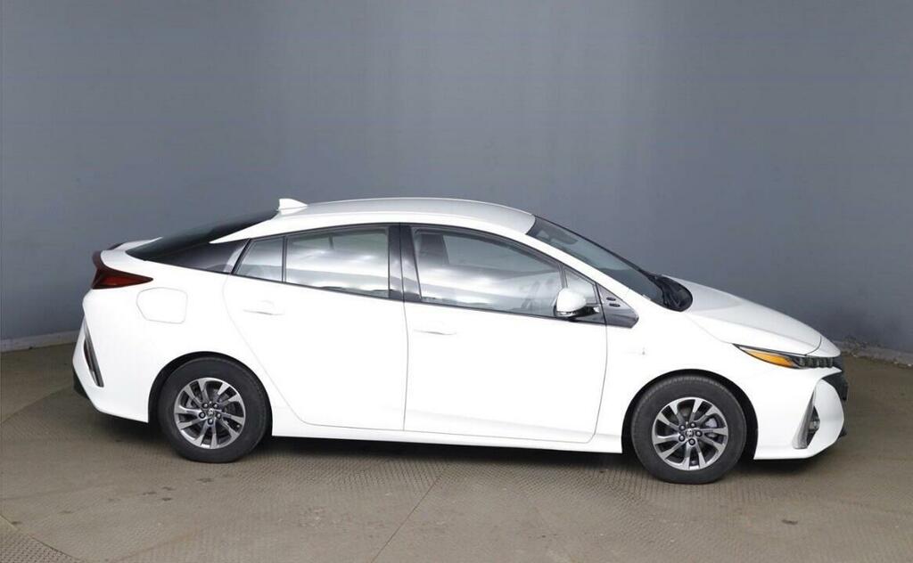 Toyota Prius+ Business Edition Plus White #6