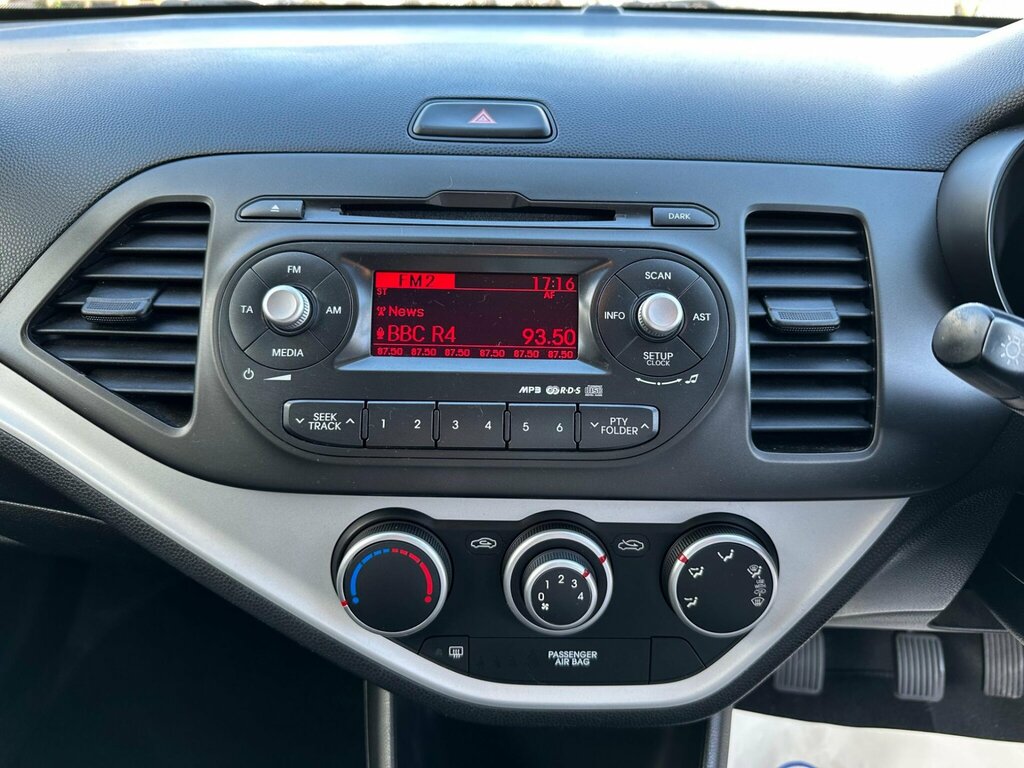 Kia Picanto 1.0 1 Air Hatchback Euro 5 68 B White #31
