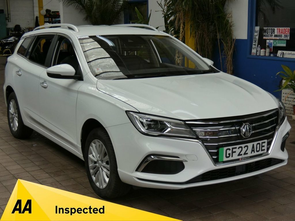 MG MG5 Estate White