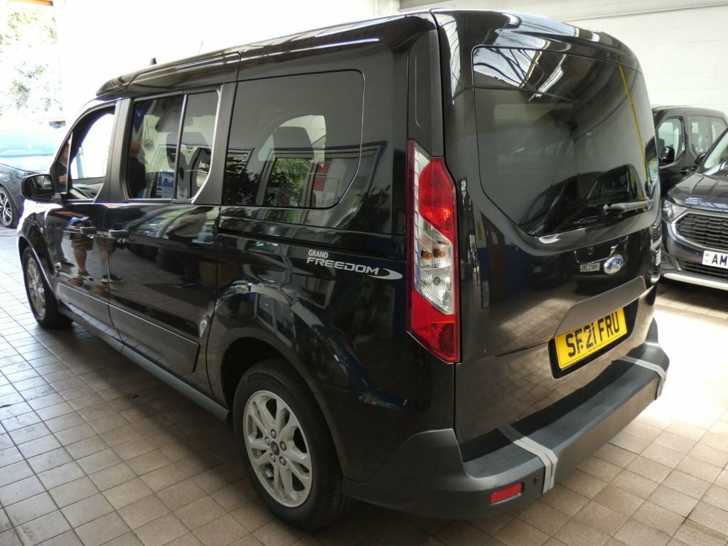 Ford Grand Tourneo Connect 1.5L Zetec Black #4