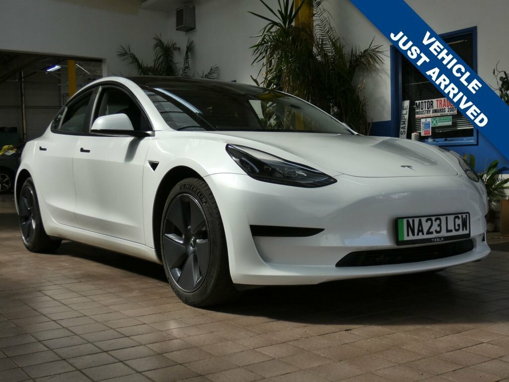 Tesla Model 3 Saloon White