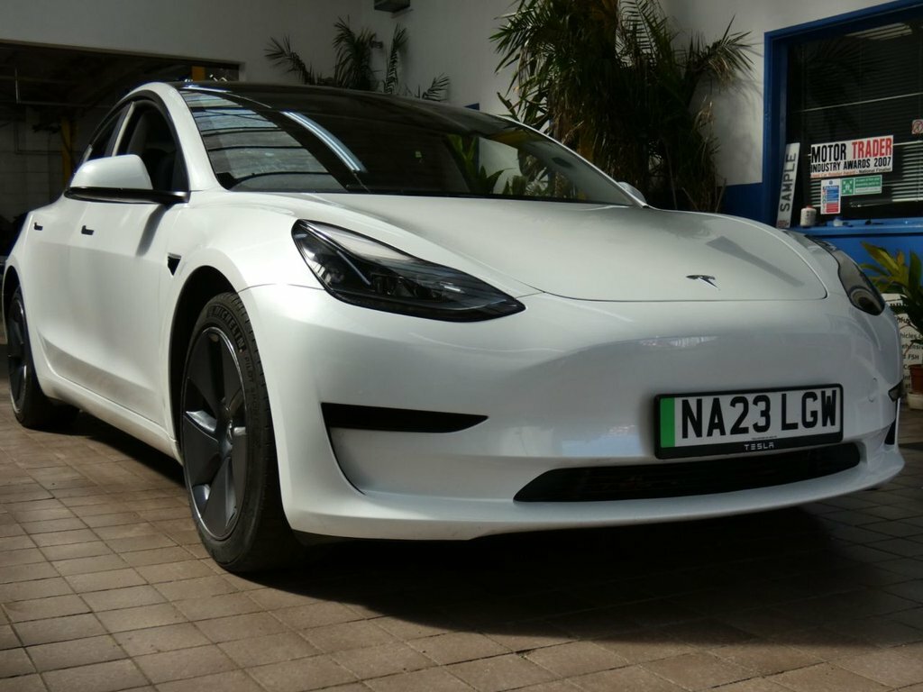 Tesla Model 3 Saloon NA23LGW White #5