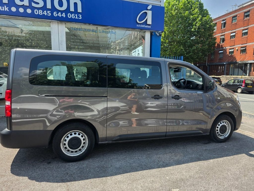 Vauxhall Vivaro Mpv YUI7298 Grey #3