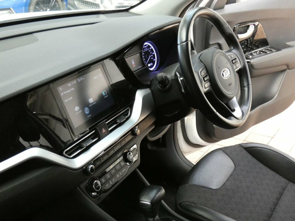 Kia Niro 2 White #40
