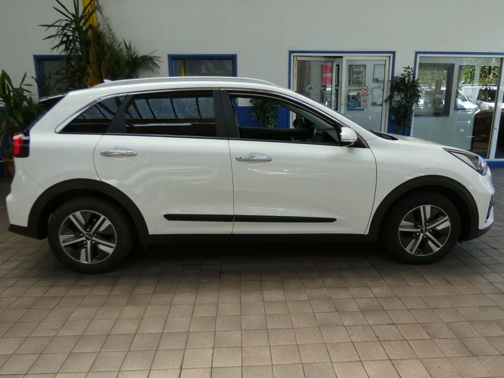 Kia Niro 2 White #30