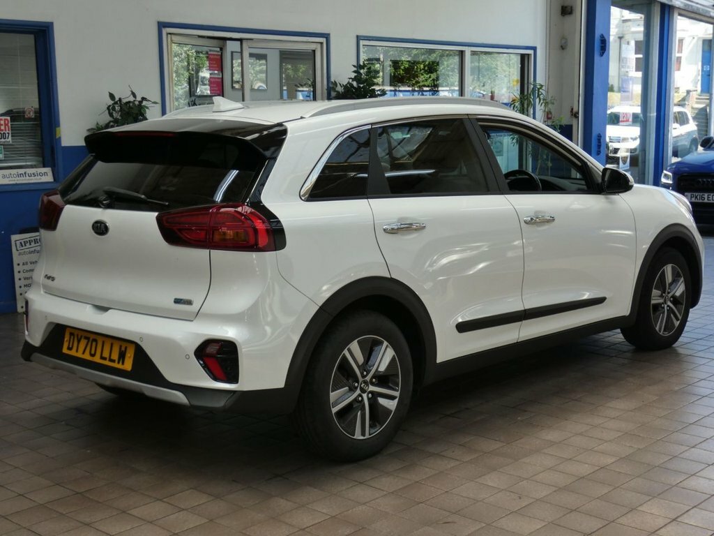 Kia Niro 2 White #32