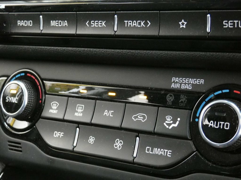 Kia Niro 2 White #53