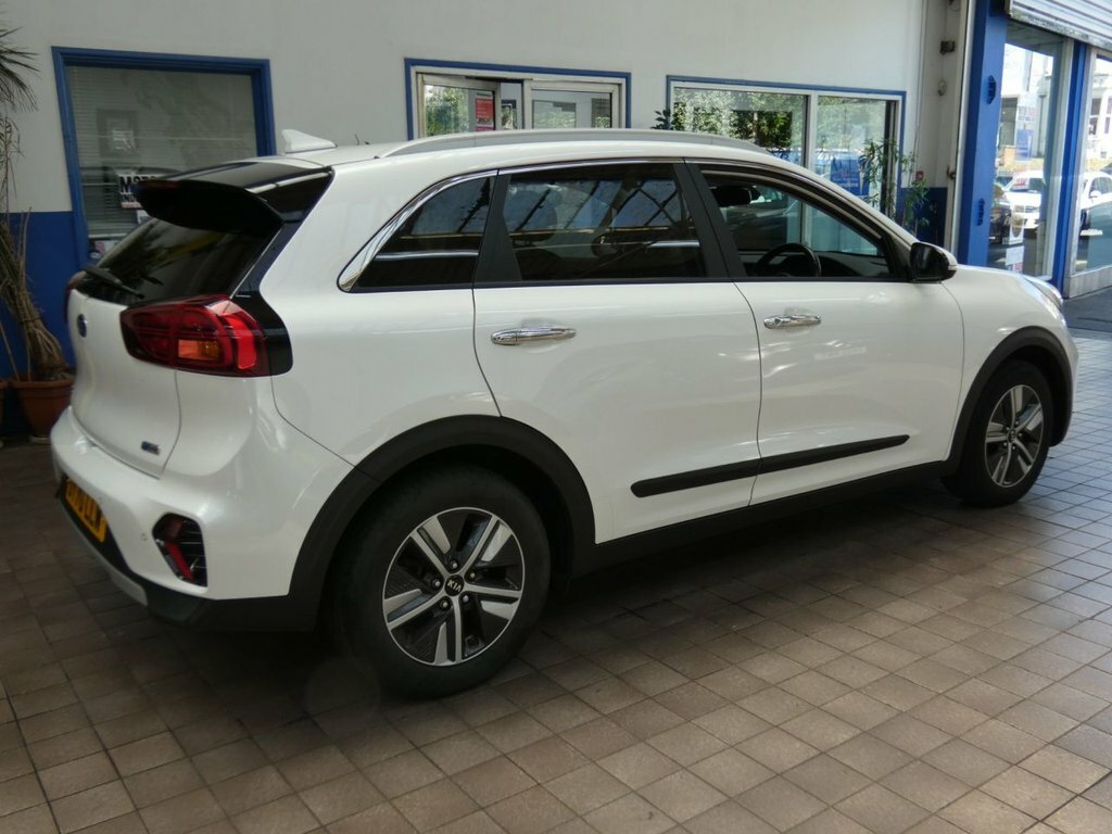Kia Niro 2 White #36