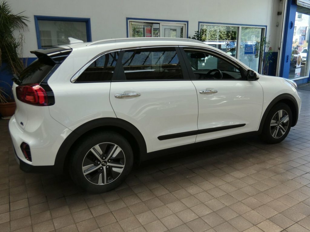 Kia Niro 2 White #38