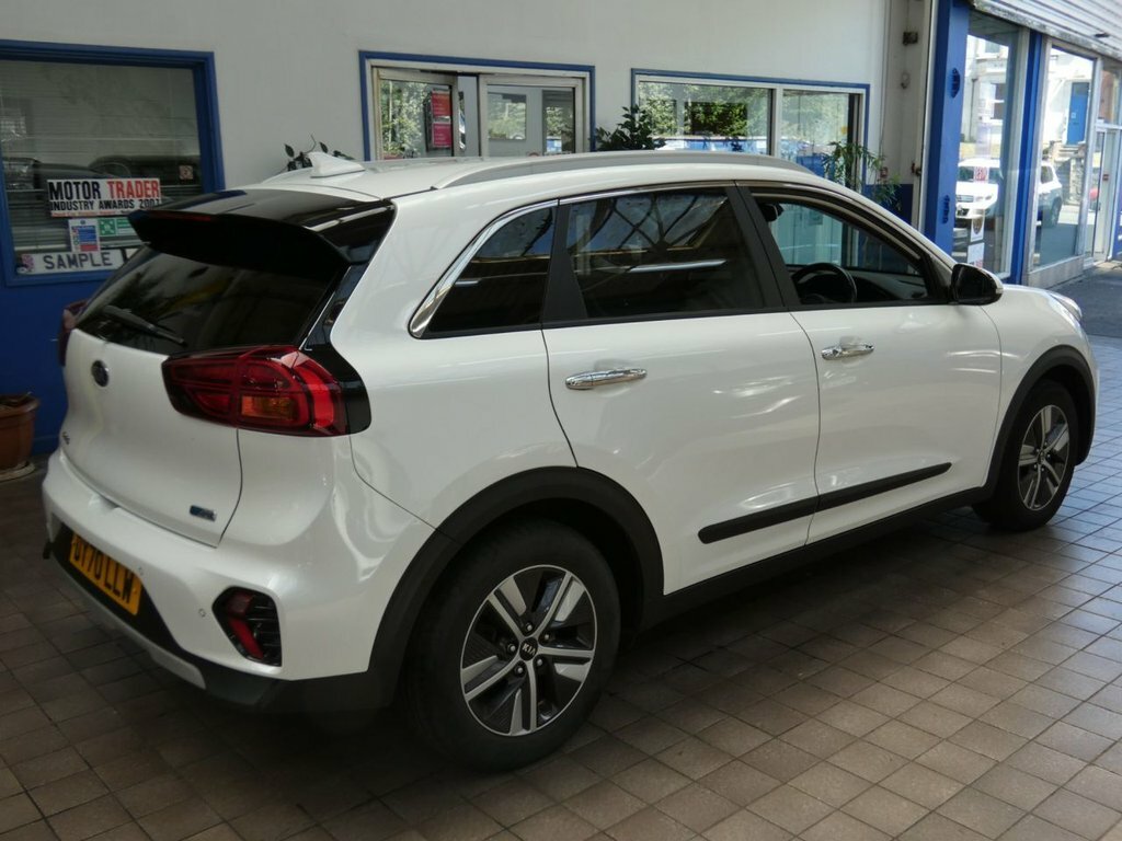 Kia Niro 2 White #35