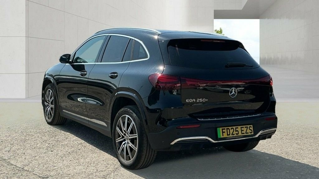 Mercedes-Benz EQA Suv Black #3