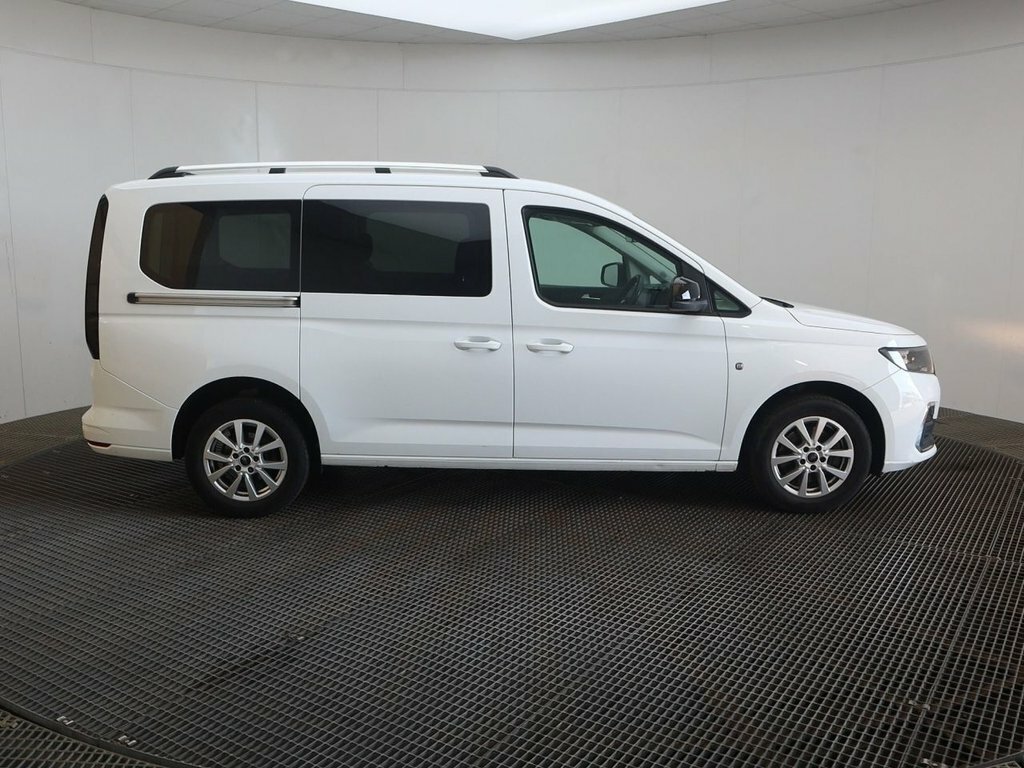 Ford Grand Tourneo Connect 2L Titanium White #3