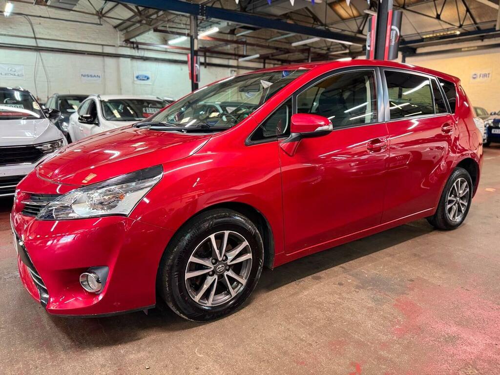 Toyota Verso 1.8 V-matic Icon Multidrive S Euro 5 Euro 5 Red #3