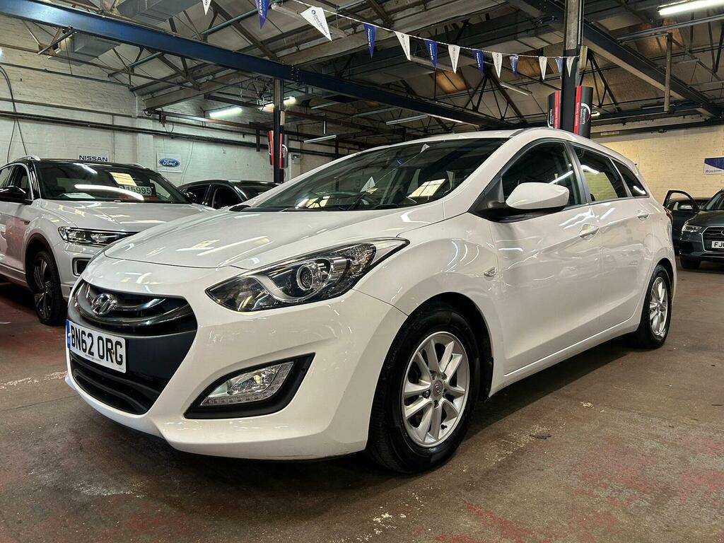 Hyundai I30 1.6 Crdi Blue Drive Active Tourer Euro 5 Ss White #3