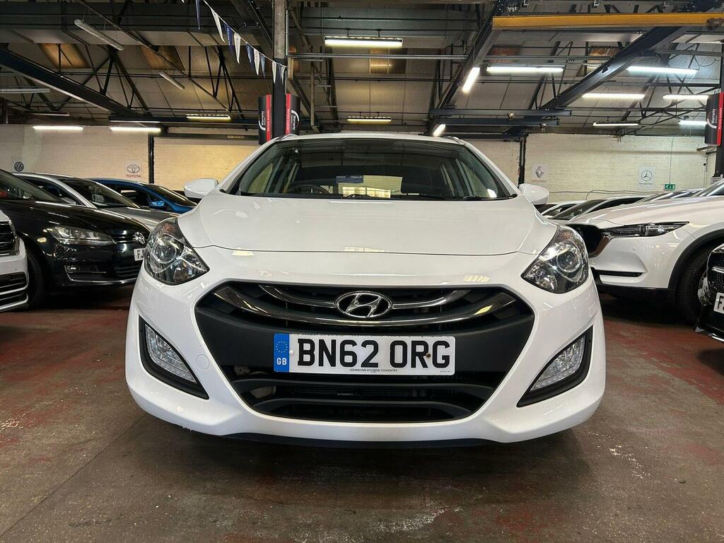 Hyundai I30 1.6 Crdi Blue Drive Active Tourer Euro 5 Ss White #2
