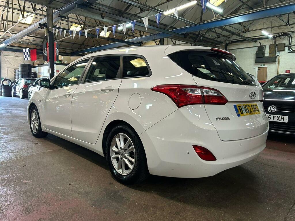 Hyundai I30 1.6 Crdi Blue Drive Active Tourer Euro 5 Ss White #4