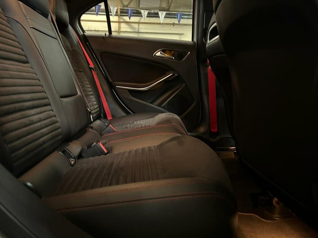Mercedes-Benz A Class Hatchback 1.6 White #26