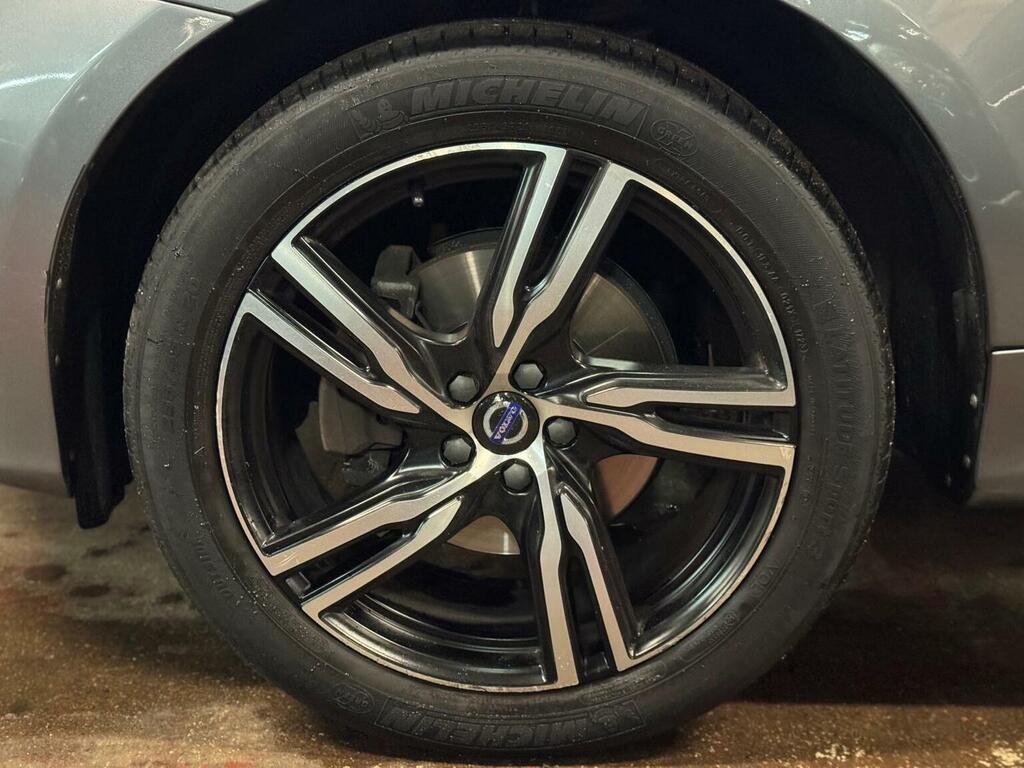 Volvo XC60 Red #19