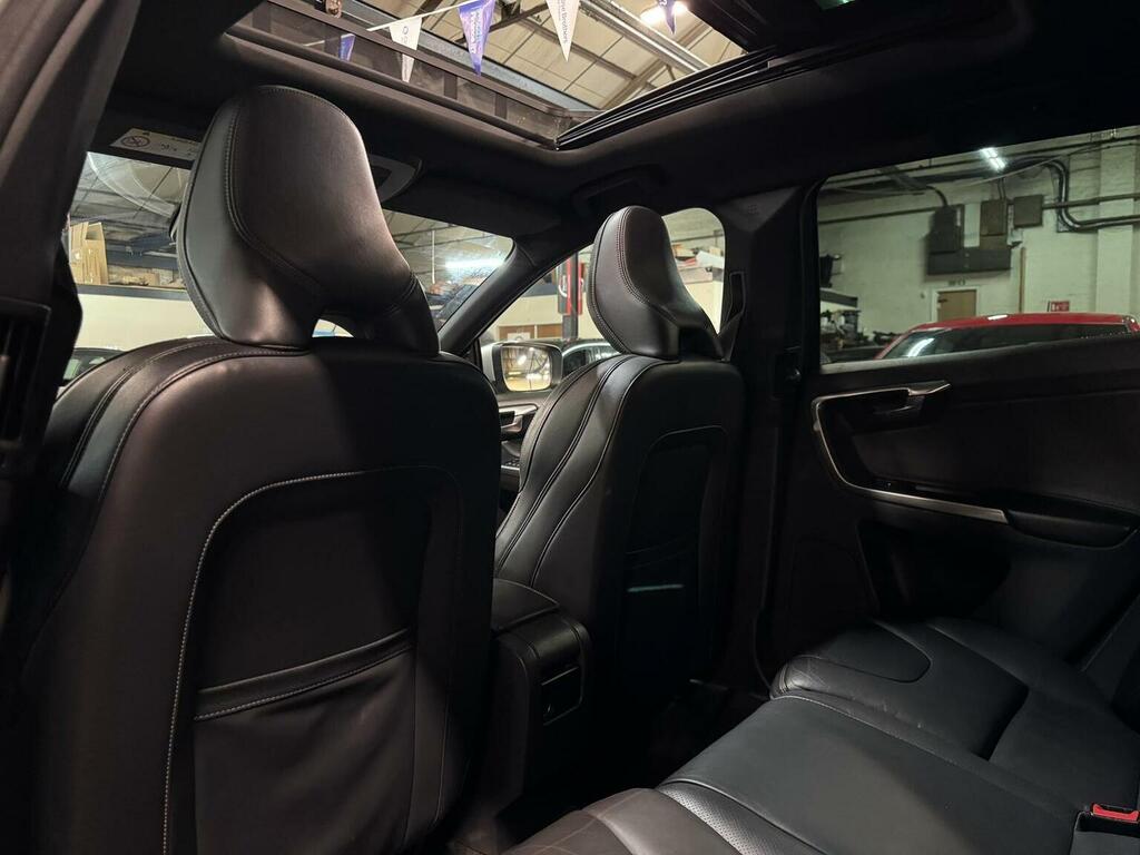 Volvo XC60 Red #32