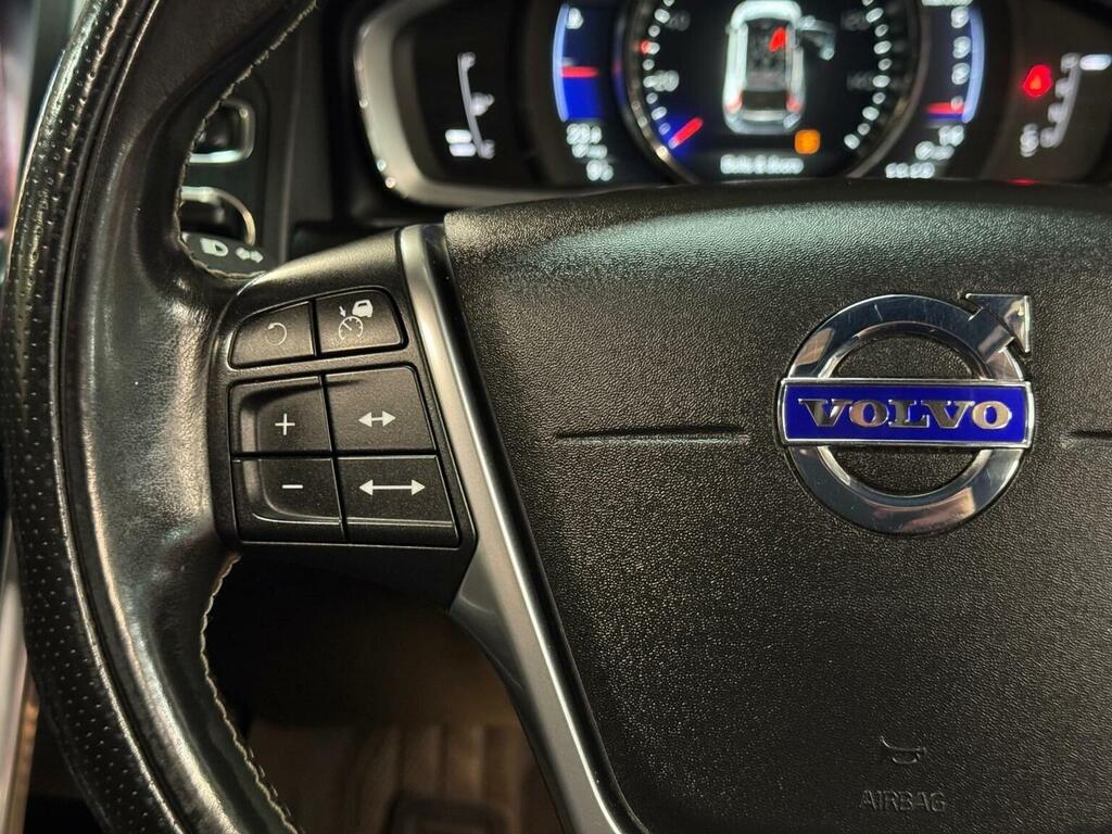 Volvo XC60 Red #39