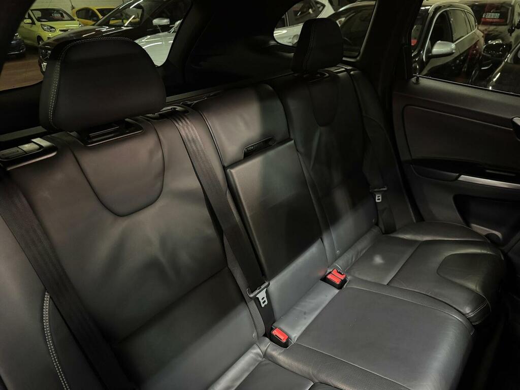 Volvo XC60 Red #28