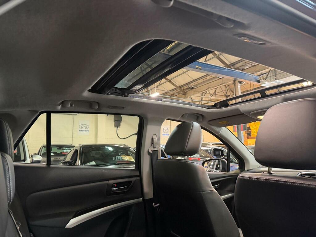Suzuki SX4 S Cross White #40