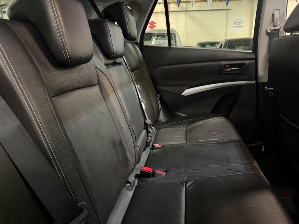 Suzuki SX4 S Cross White #17