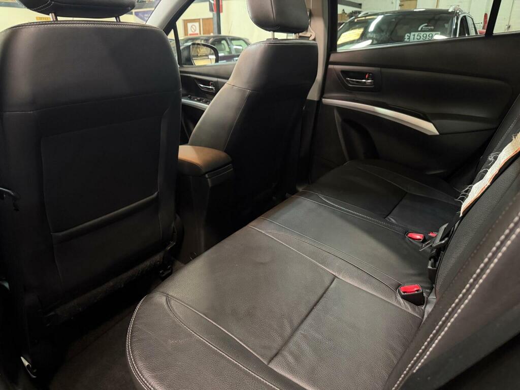 Suzuki SX4 S Cross White #21