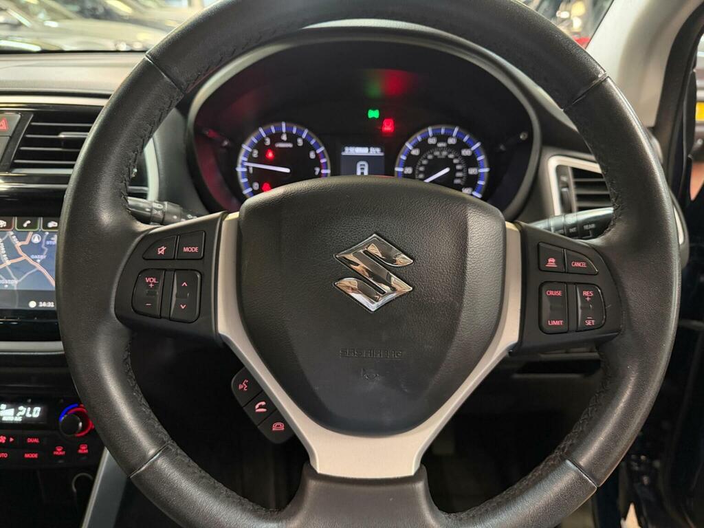 Suzuki SX4 S Cross White #36