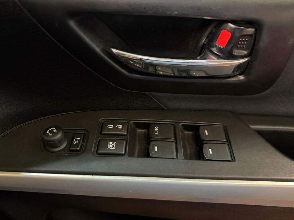 Suzuki SX4 S Cross White #29