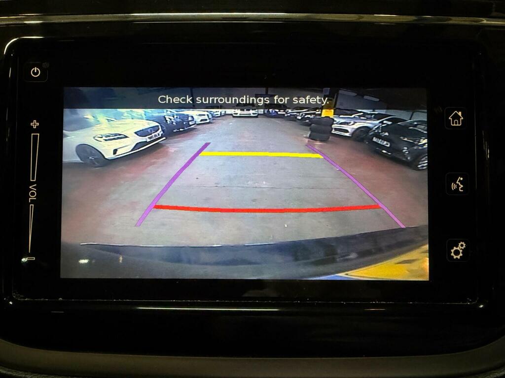 Suzuki SX4 S Cross White #24