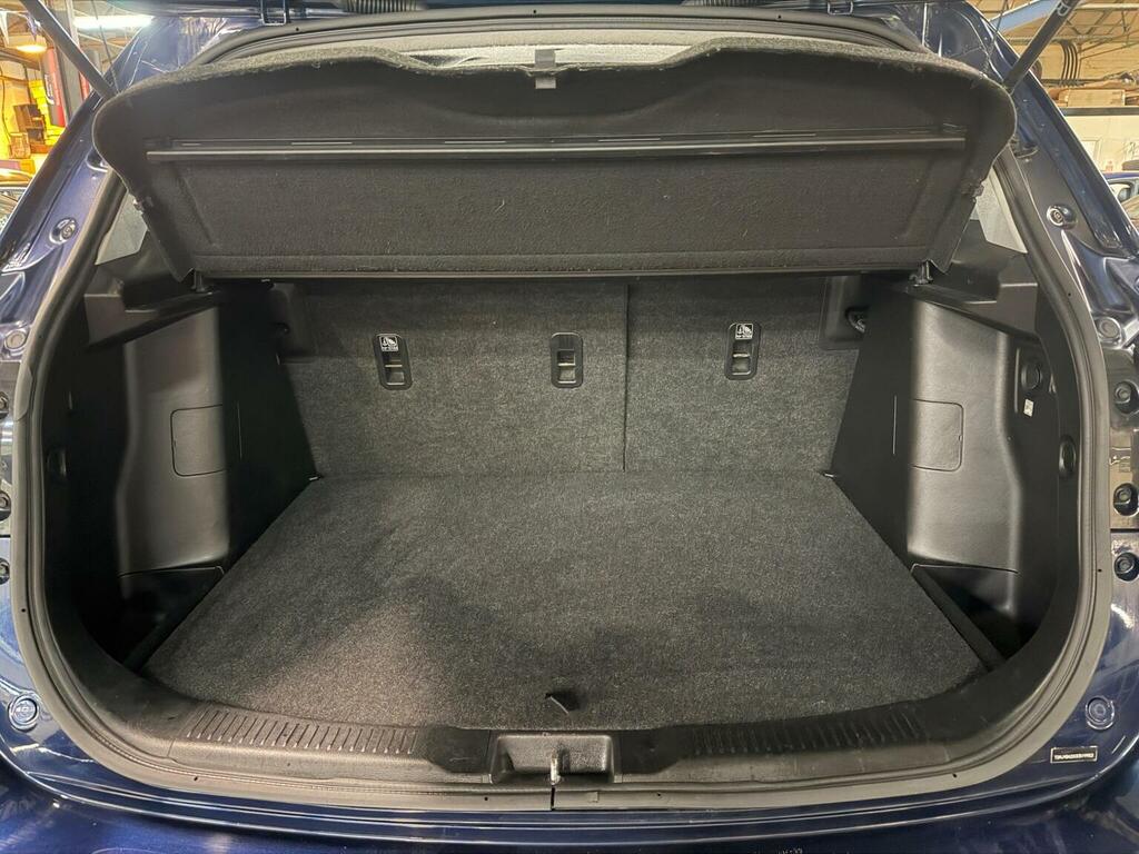 Suzuki SX4 S Cross White #42