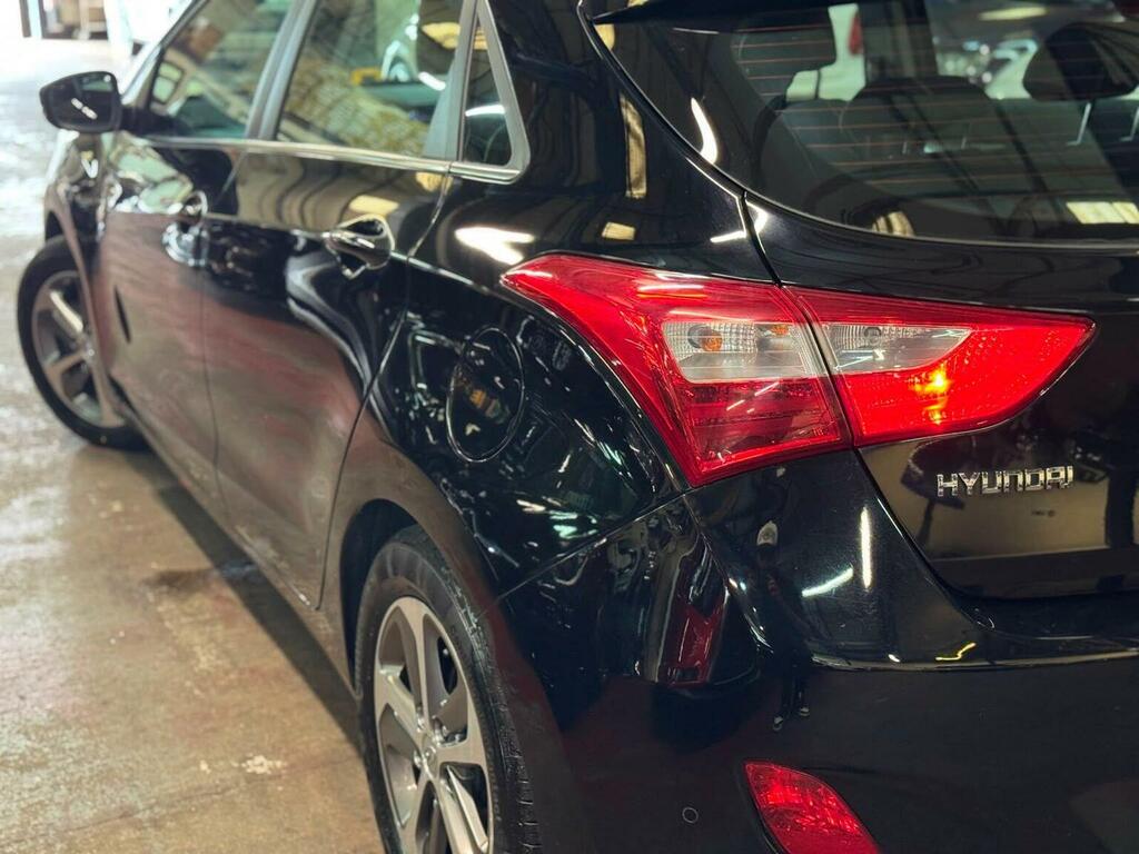 Hyundai I30 Crdi Se Nav Blue Drive White #15