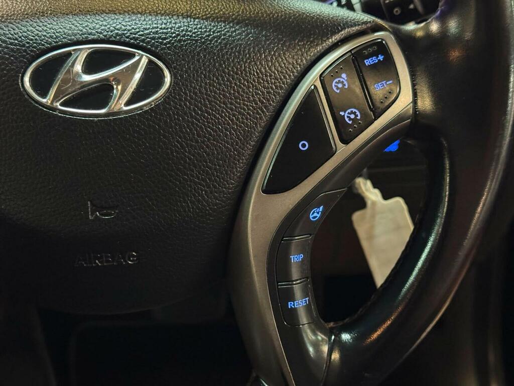 Hyundai I30 Crdi Se Nav Blue Drive White #39