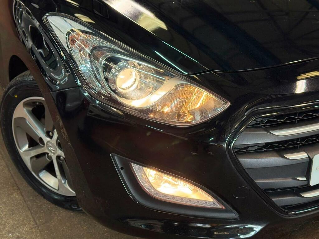 Hyundai I30 Crdi Se Nav Blue Drive White #10