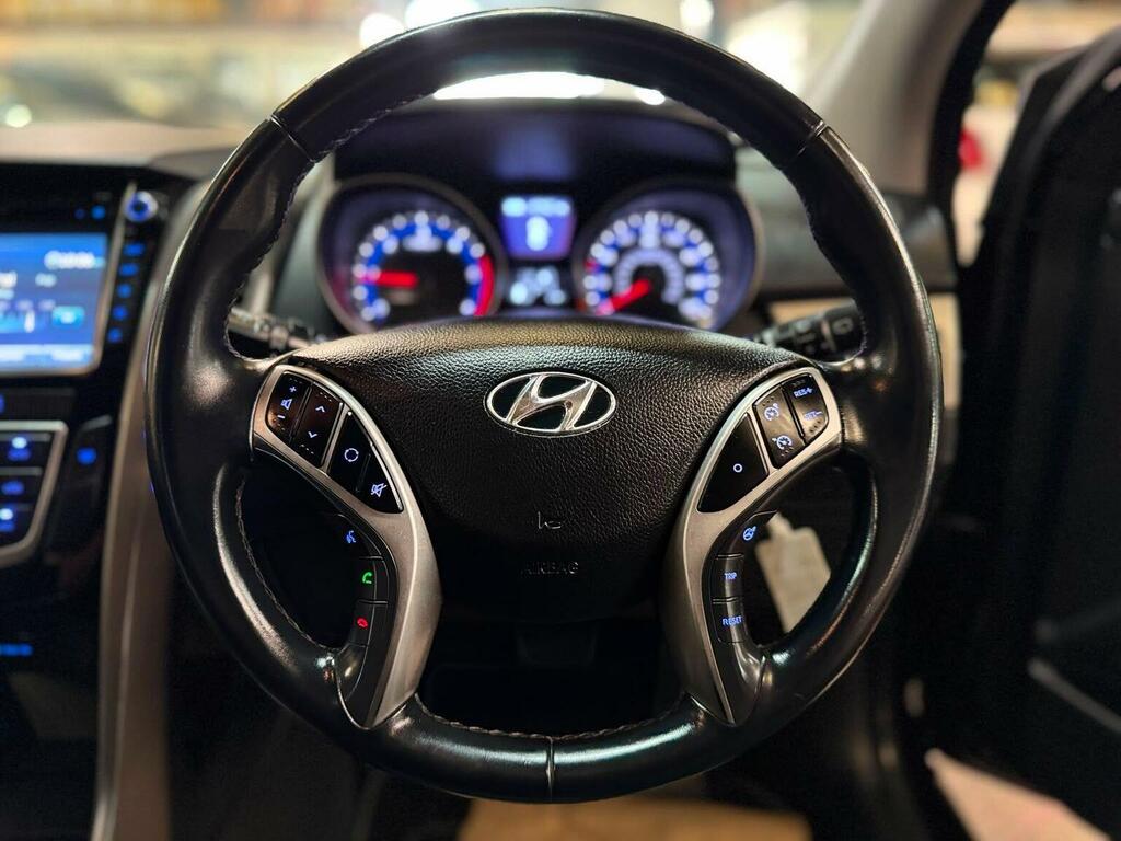 Hyundai I30 Crdi Se Nav Blue Drive White #38