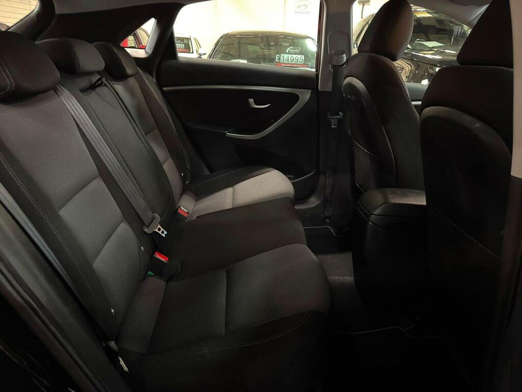 Hyundai I30 Crdi Se Nav Blue Drive White #27