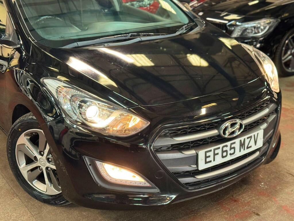 Hyundai I30 Crdi Se Nav Blue Drive White #8