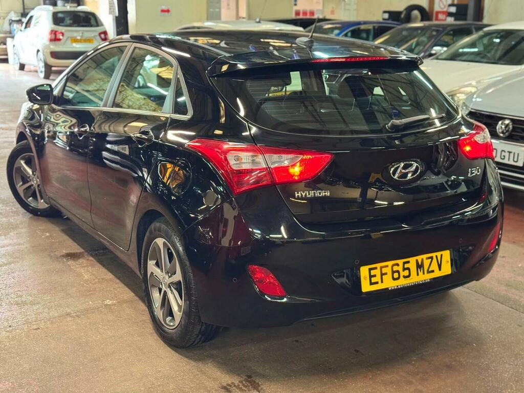 Hyundai I30 Crdi Se Nav Blue Drive White #13