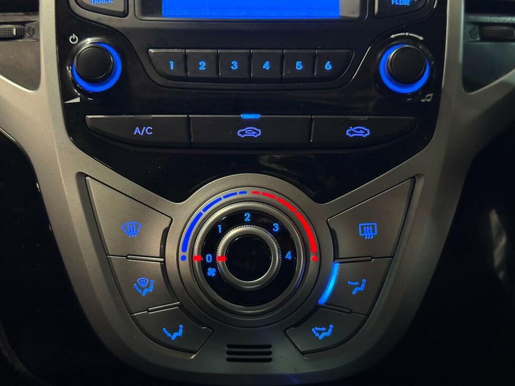 Hyundai Ix20 Hatchback 1.6 Active Euro 5 201161 Silver #40