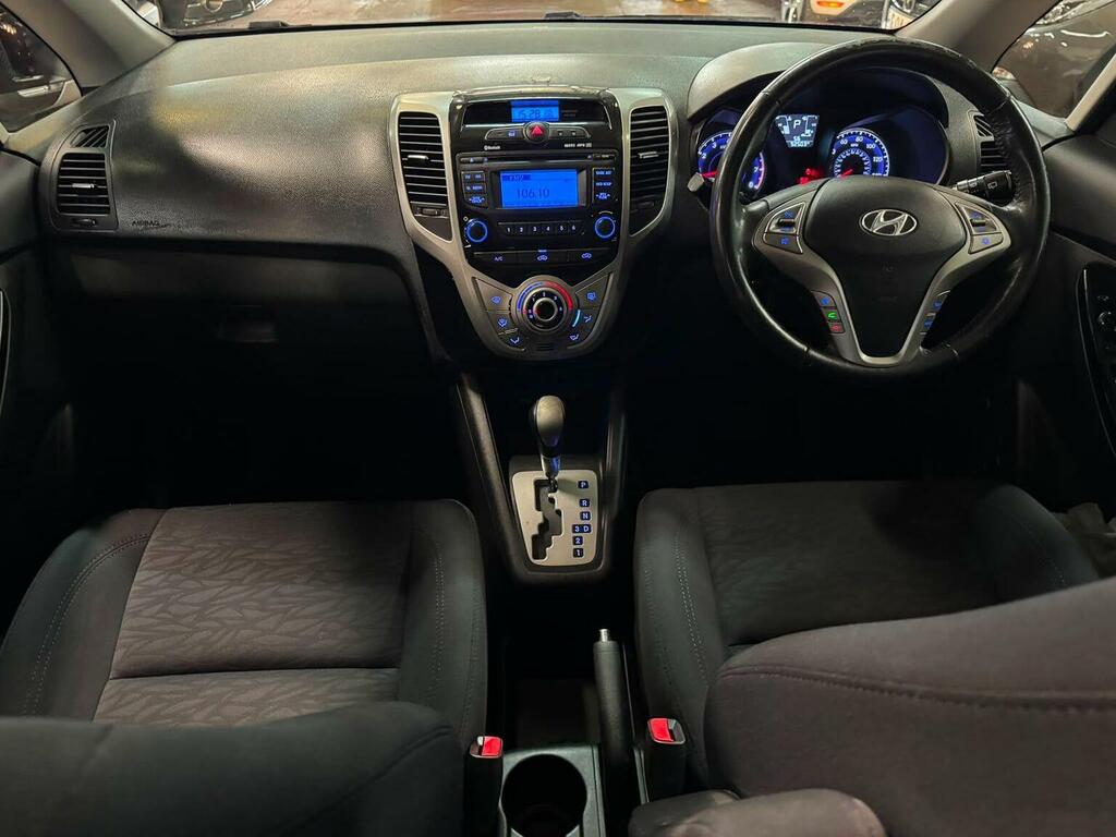 Hyundai Ix20 Hatchback 1.6 Active Euro 5 201161 Silver #34