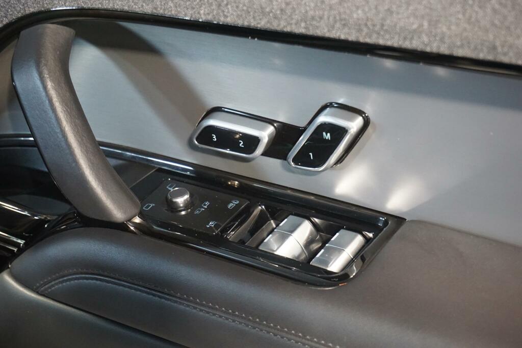 Land Rover Range Rover Sport Petrol White #64