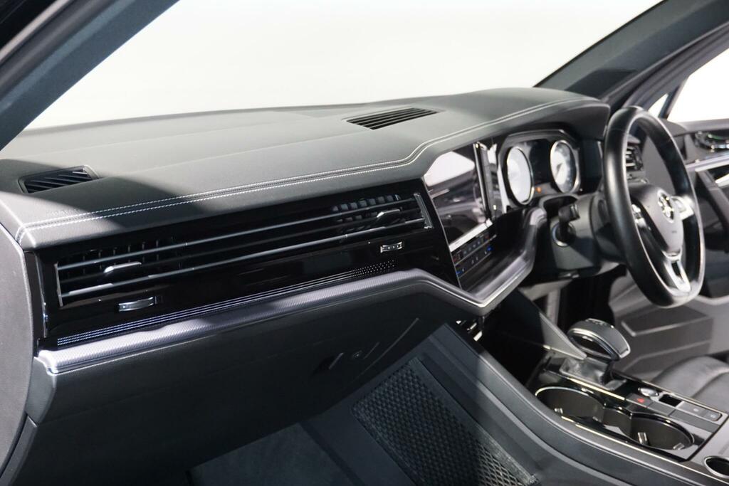 Volkswagen Touareg 3 L V6 Black Edition Tsi 4Wd #47