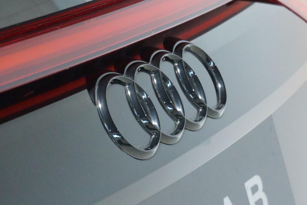 Audi Q8 Diesel Grey #75