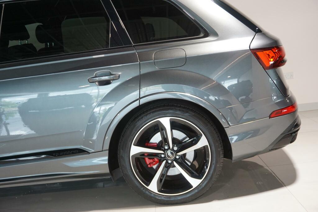 Audi Q7 Diesel Black #44
