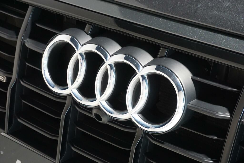 Audi Q7 Diesel Black #73