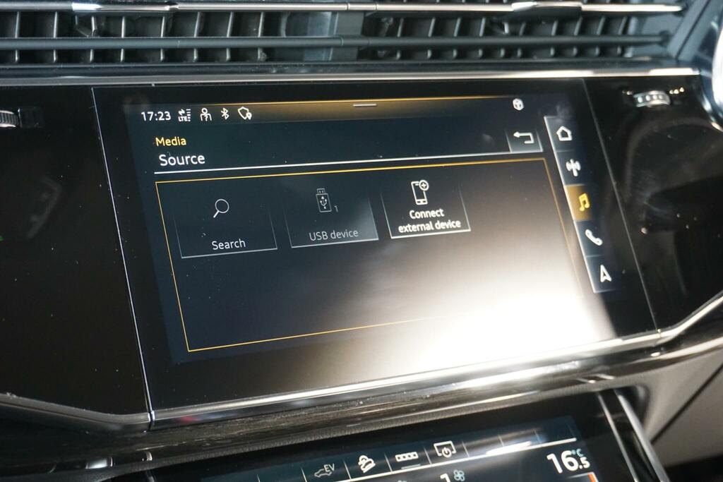 Audi Q7 Diesel Black #57