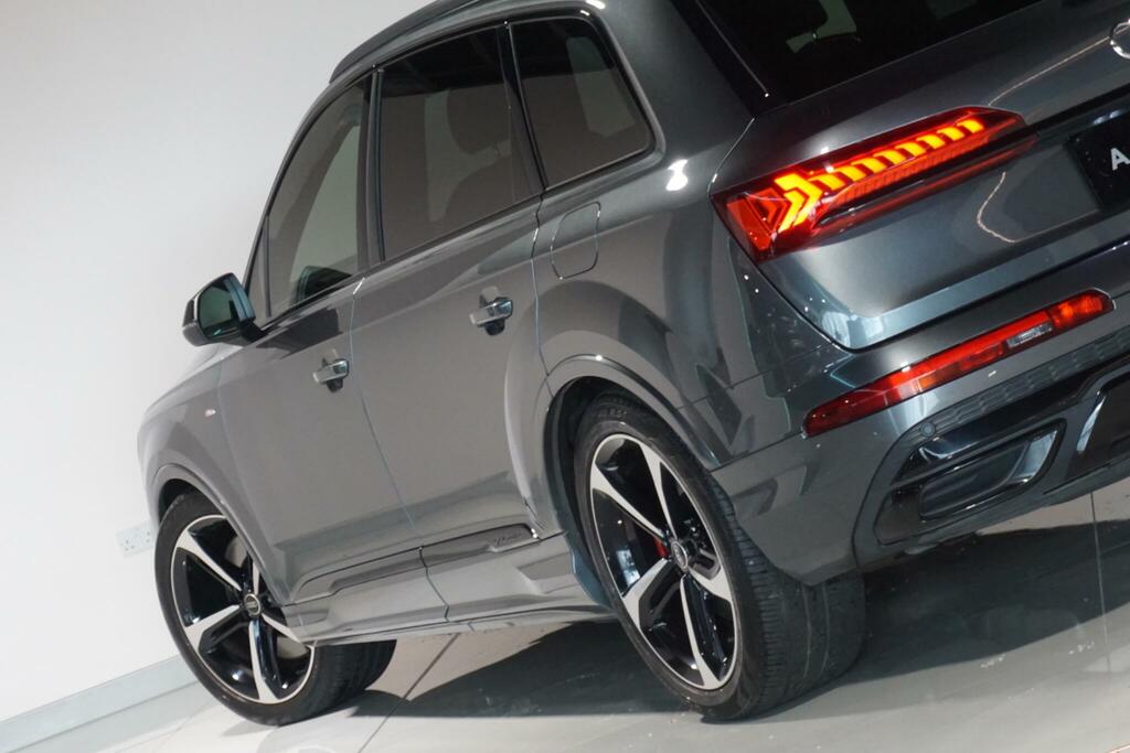 Audi Q7 Diesel Black #38