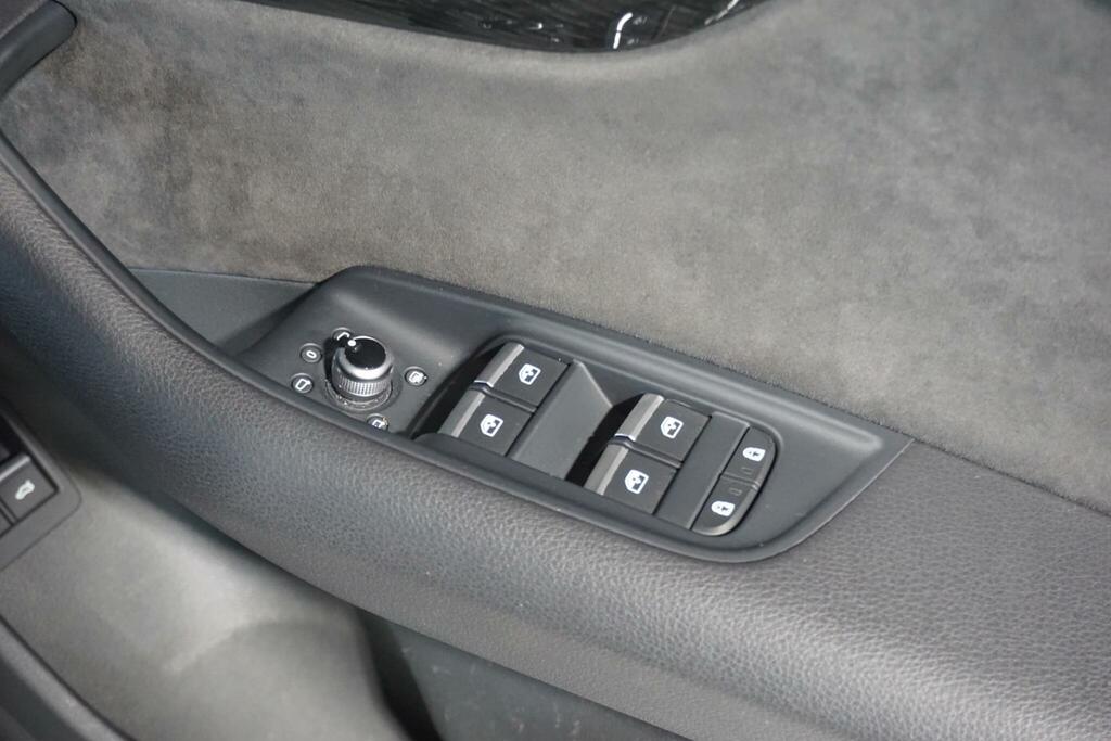 Audi Q7 Diesel Black #64