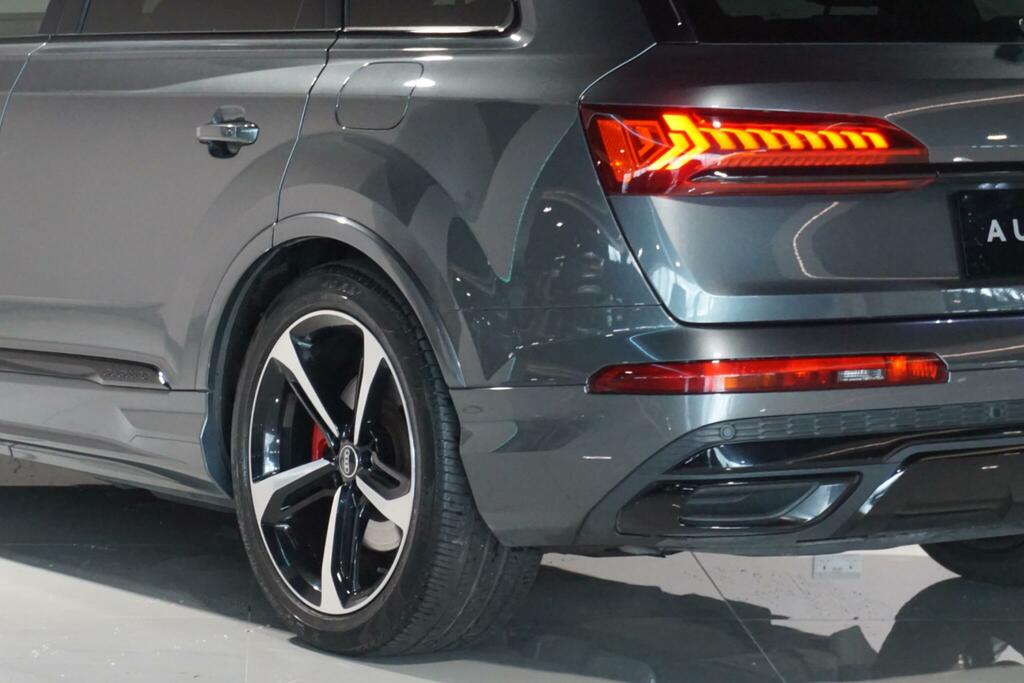 Audi Q7 Diesel Black #42
